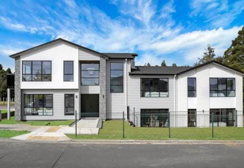 2 Hughs Way, Flat Bush